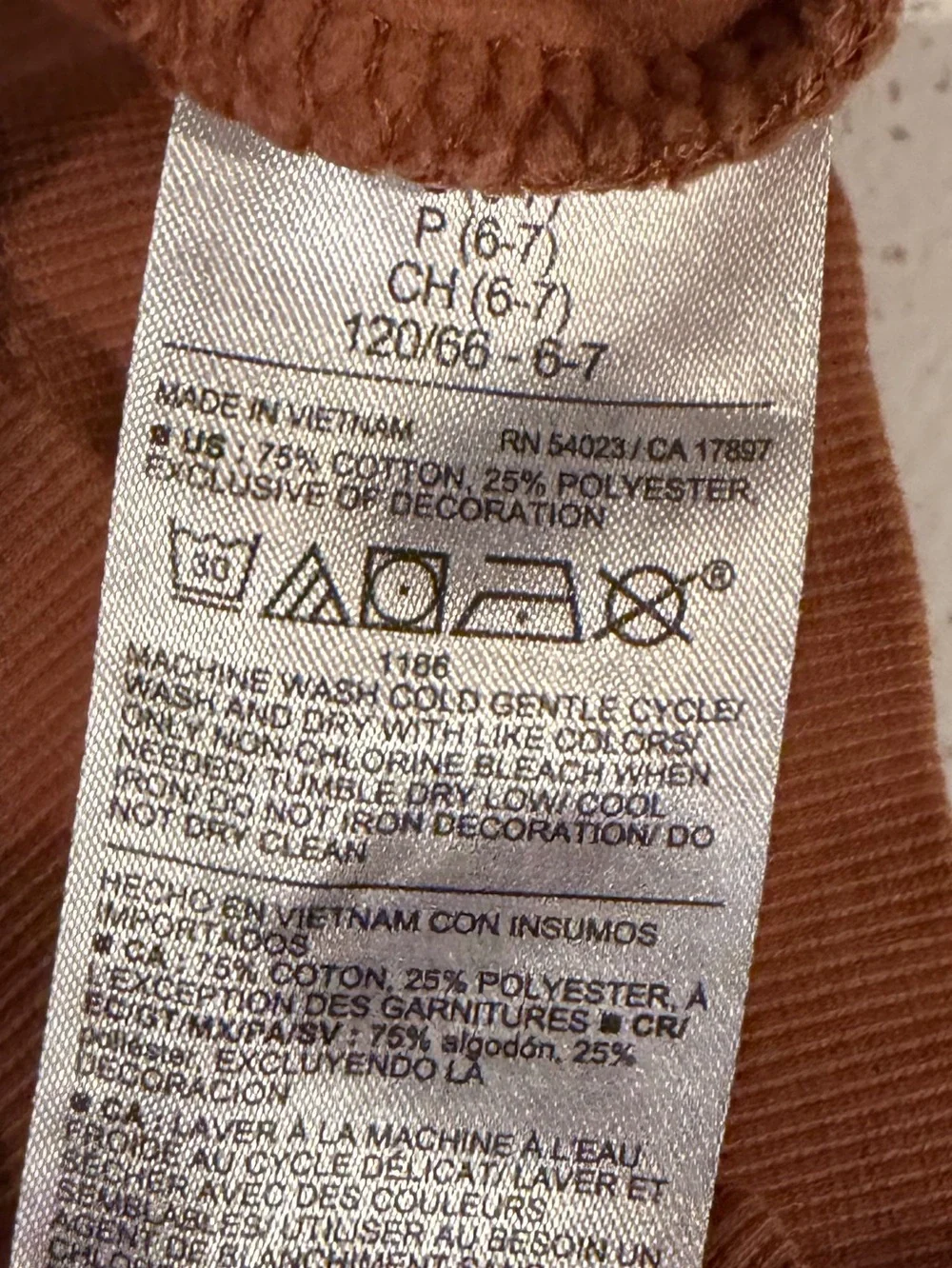 Kids old navy sweatsuit size s